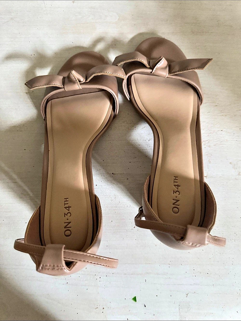 ON 3.4TH Bow Heels in Brown Like New